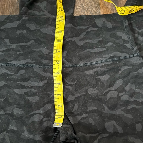 Lululemon Black Camouflage Leggings - Picture 5 of 10